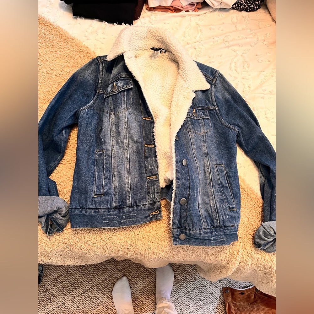 Dark Wash Jean Jacket With Cozy Fur Inside